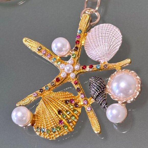 Rhinestone Bling Beachy Oceanic Starfish Seashells Rhinestone Bag Charm Keychain - Picture 3 of 4